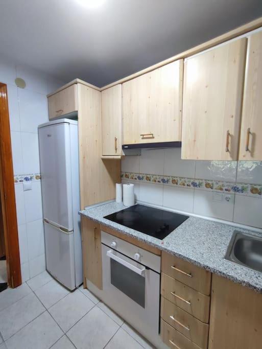 Apartamento En Playa Carvajal フエンヒロラ エクステリア 写真