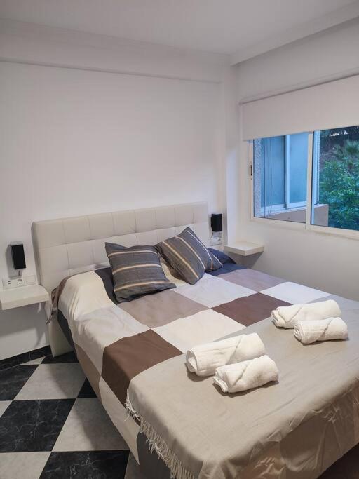 Apartamento En Playa Carvajal フエンヒロラ エクステリア 写真